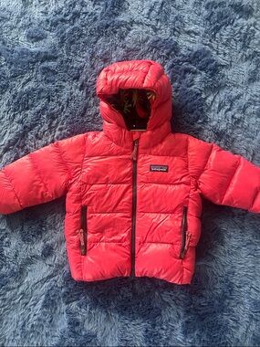 Patagonia Kids Hooded Puffer Jacket in Coral
